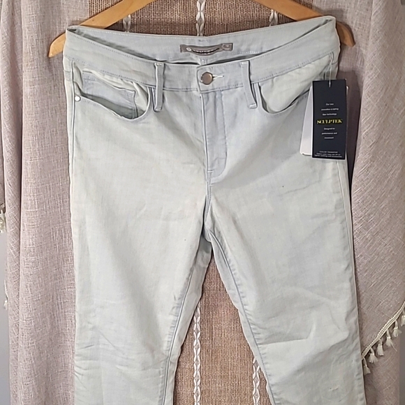Item #13 NWT Athleta sz 12 Women's Sculptex Jeans Light Wash. - Picture 2 of 7